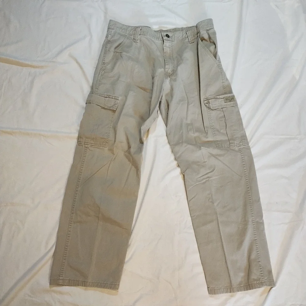 Wrangler Cargo Pants Khaki Tan Mens 34x28 (Tag 34x30) Relaxed Utility GorpCore